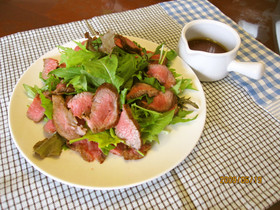 牛肉のたたきサラダ
