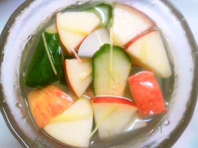 梨とりんごの水キムチの写真