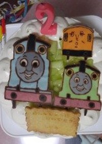 2歳のお誕生日に♡トーマスケーキ