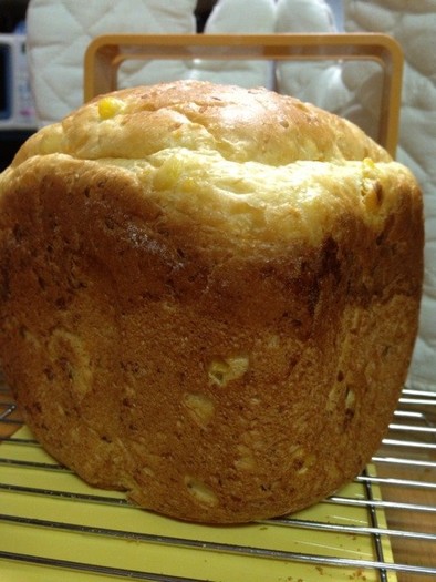 とうもろこし入りの早焼き食パンの写真