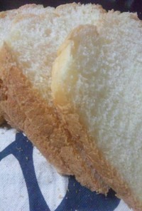 薄力粉100%のふわふわ食パン
