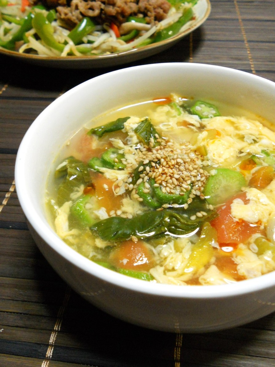 青梗菜とトマトの中華風スープの画像