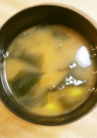 夏に✿枝豆とわかめのお味噌汁