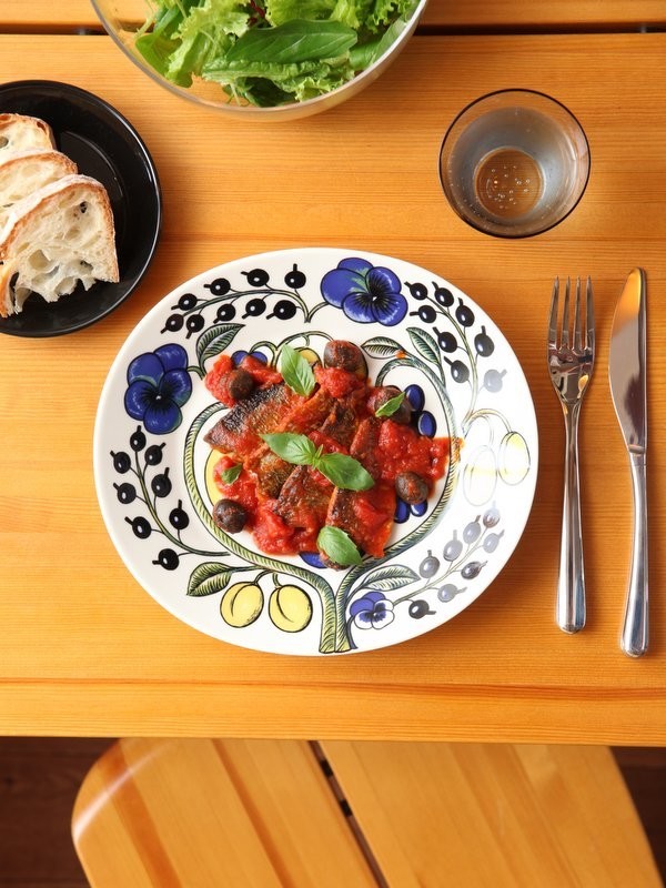 秋刀魚のソテーとトマトソースの軽い煮込みの画像
