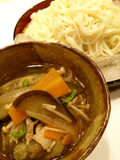 野菜たっぷりのつけ麺(冷麦)の写真