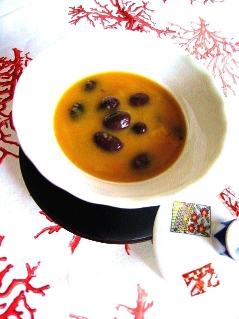優しい甘さ⌘かぼちゃとお豆の食べるスープの画像