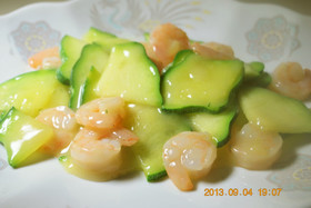 ズッキーニと海老の中華風炒め