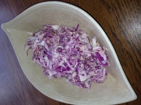 紫キャベツのツナサラダの画像