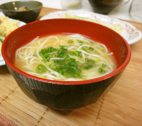 *素麺入り味噌汁*