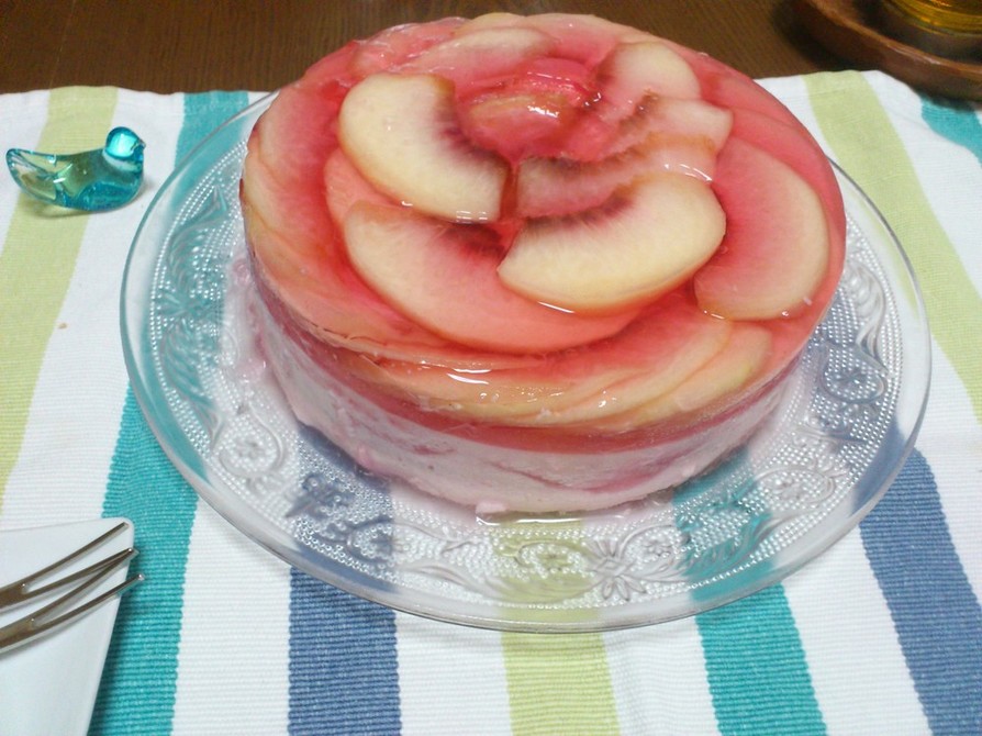 桃のケーキの画像