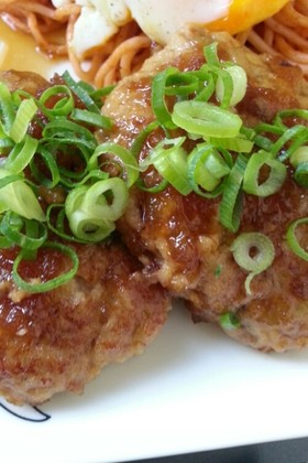 豚ひき肉でふわふわ豆腐ハンバーグ♪