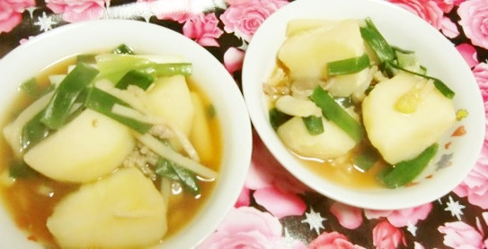 中華名菜で、じゃがいもとわけぎのスープ煮の画像