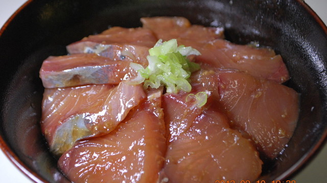 簡単 おいし ぃハマチ漬け丼 東丼 レシピ 作り方 By Mielle クックパッド 簡単おいしいみんなのレシピが377万品