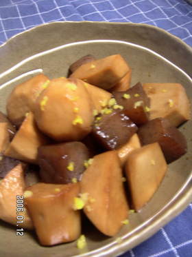 里芋とこんにゃくの煮っころがしの画像
