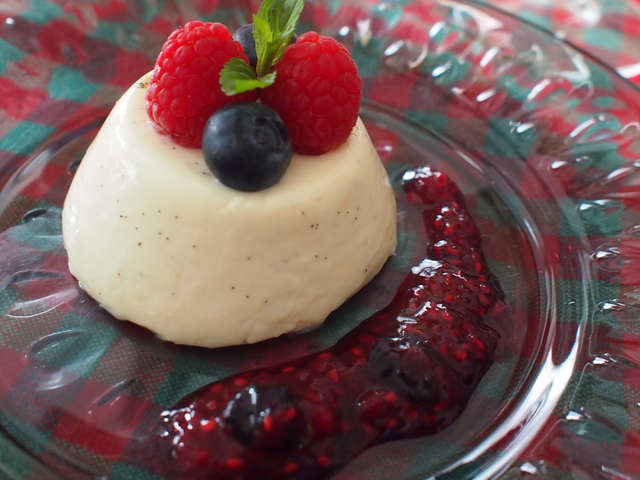 パンナコッタベリーソース添え レシピ 作り方 By カフェドパリ クックパッド