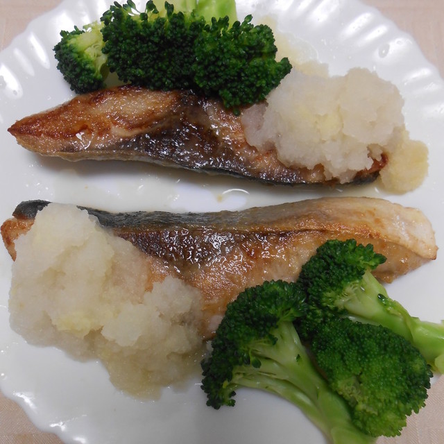 イナダのバター焼大根おろしのせ レシピ 作り方 By はなおじさん クックパッド 簡単おいしいみんなのレシピが353万品