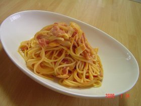 トマトとベーコンのクリームチーズパスタ