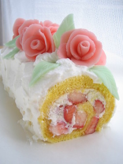 いちごのロールケーキの写真