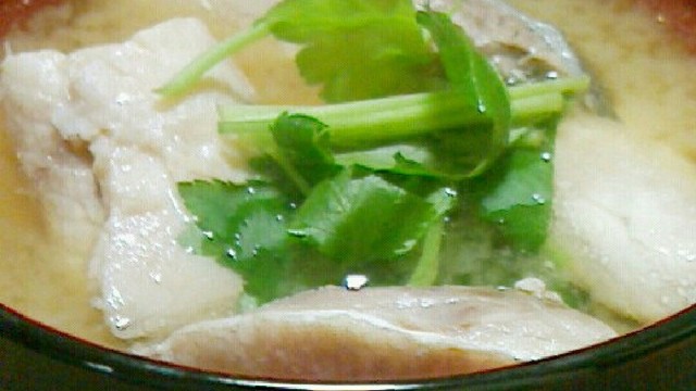 お鮨屋さん風 鰤のあら汁 レシピ 作り方 By 熊八 クックパッド 簡単おいしいみんなのレシピが352万品