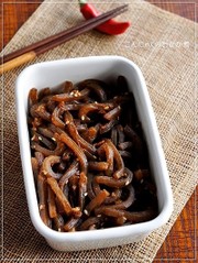 我が家の常備菜④ こんにゃくのおかか煮の写真