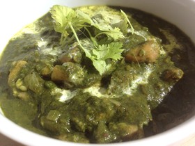 チキンサグカレー(ほうれん草カレー)