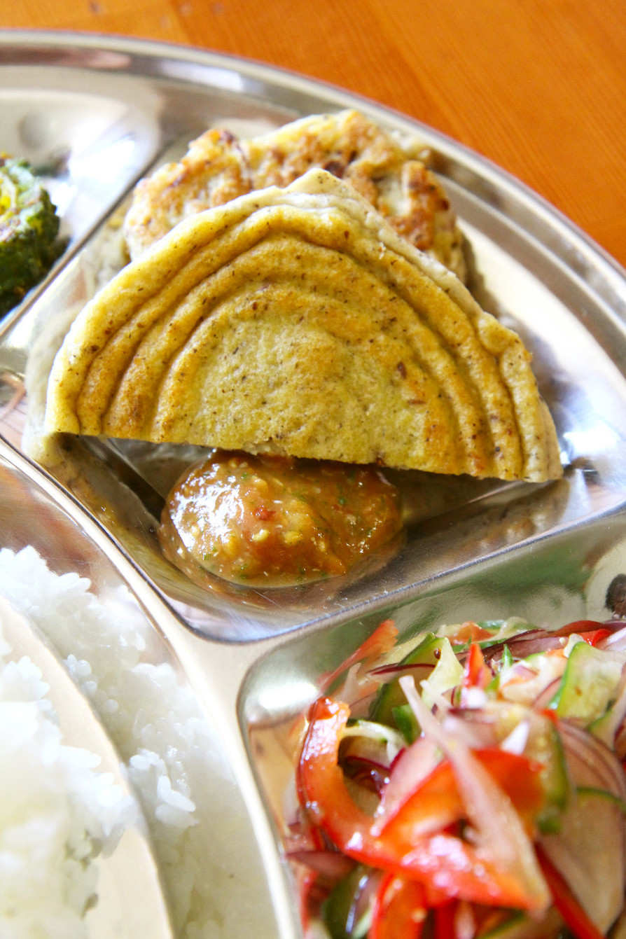 バラ＝豆のお焼き＝ネパール料理の画像