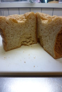 ライ麦粉入りの食パン
