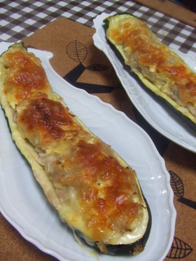 ジューシィ☆ズッキーニの肉詰めチーズ焼き
