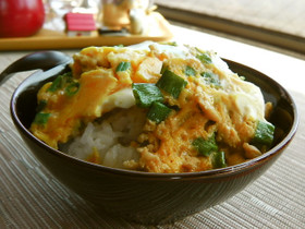 鶏挽肉で簡単親子丼♬