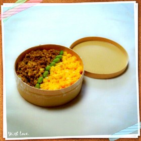 お豆腐そぼろでヘルシー三色丼♡