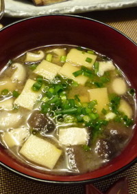 椎茸と高野豆腐の味噌汁