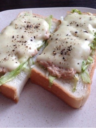 サンドイッチみたいな♪ツナマヨトーストの写真