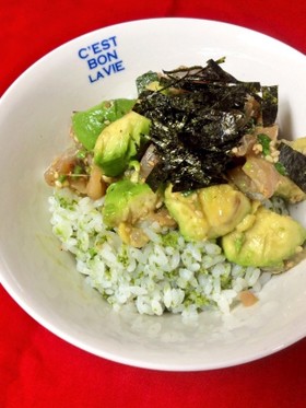 包丁も使わない!なんて簡単!アボアジ丼