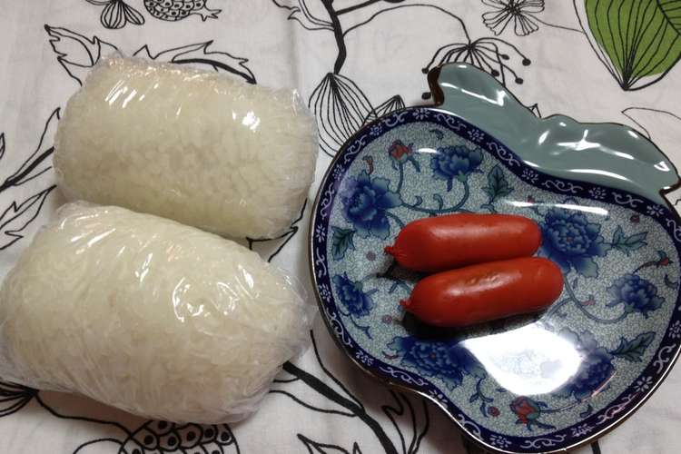 子ども大好き 赤ウインナーおにぎり レシピ 作り方 By Huto クックパッド 簡単おいしいみんなのレシピが356万品