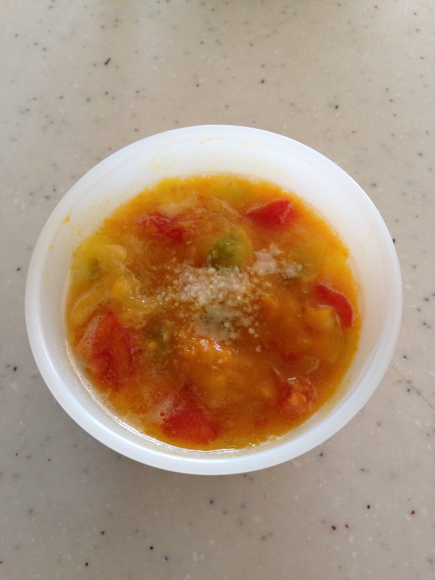 離乳食 かぼちゃとプチトマトのスープの画像