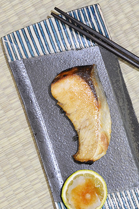 基本の魚料理／ブリの塩焼き・大根おろし添の画像