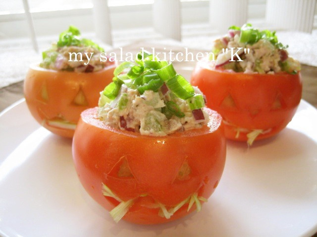 ハロウィンに♪トマトカップのツナサラダの画像