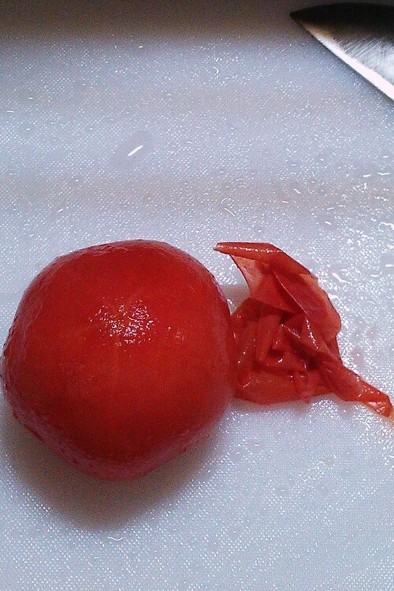 少量トマトの湯剥きの写真