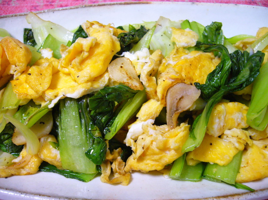 チンゲン菜とふわふわ卵のにんにく炒めの画像