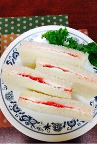 サンドイッチ(いちごジャム編)