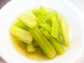 ふき煮にみたいなセロリの昆布茶煮