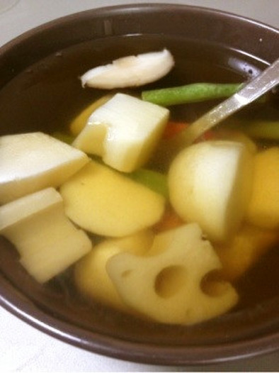 冷凍野菜の残業和風スープの写真