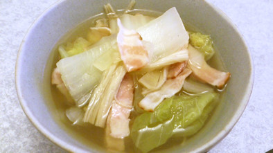 こころもポッ。白菜とベーコンの生姜スープの写真