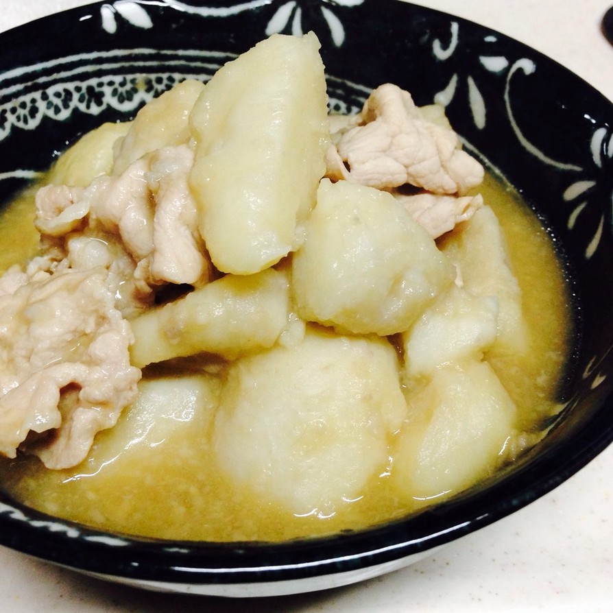里芋と豚肉の煮物の画像