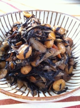 子供が喜ぶ♡ひじきと大豆の具だくさん煮物