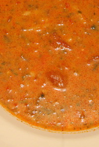 パプリカ風味のトマトスープ