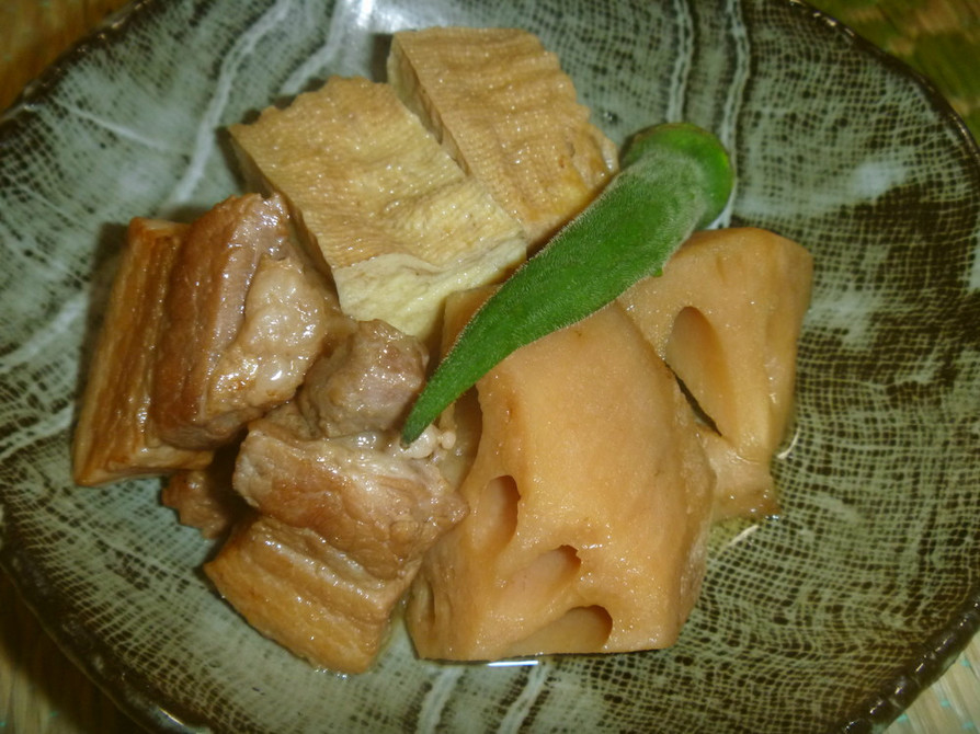 やわらか豚バラとレンコンと冷凍豆腐の煮物の画像