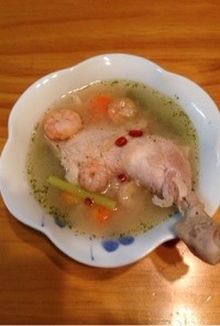 若鶏のトムヤムクン風 清湯スープ