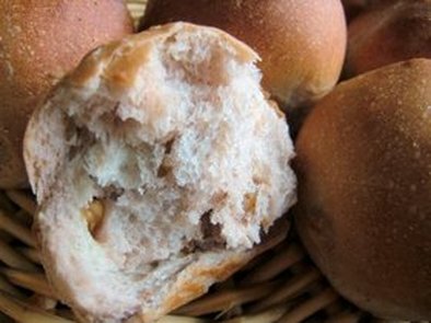 くるみパン(ホシノ天然酵母）の写真