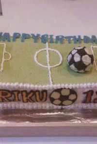 サッカーコートの誕生日ケーキ